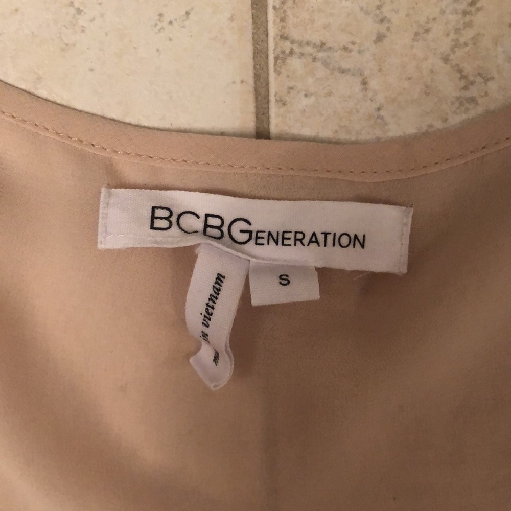 BCBGeneration Crop Tank - Picture 2 of 2